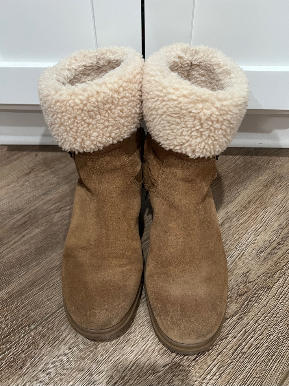 UGG Cozy Shearling-Lined Women’s Suede Ankle Boots - Tan/Cream